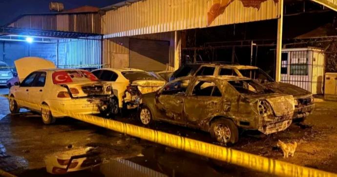 Sənaye ərazisində park edilmiş 5 avtomobil yandırıldı