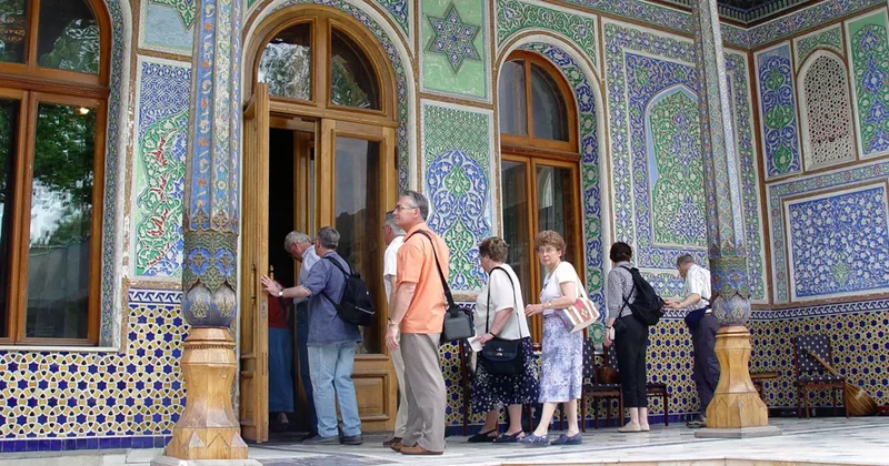 Каждый посетивший Ташкент турист приносит бюджету ежедневно 300 долларов