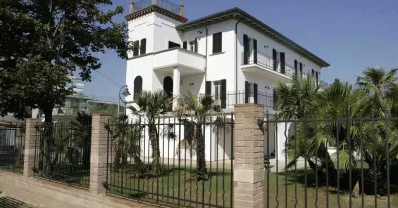 İtaliyada faşist diktator Mussolininin villası satılır