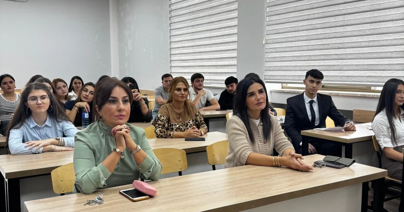Tələbələr “Şərq xalqlarının mədəniyyətində ailə dəyərləri” mövzusunda müzakirə aparıblar