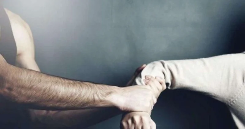 Dostunun sevgilisini qaçırdı: biri bıçaqlandı, biri öldü, biri həbs olundu TƏFƏRRÜAT