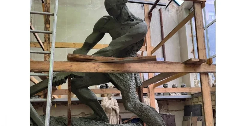 Ağdamın mərkəzi parkında ucaldılacaq Fərhadın heykəli hazırlanıb