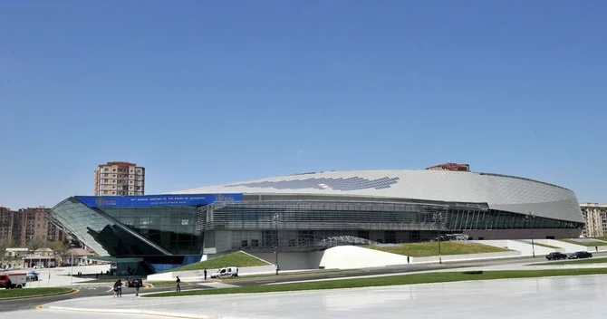 Bakı Konqres Mərkəzi 2,3 milyon manata avtomobillər alacaq