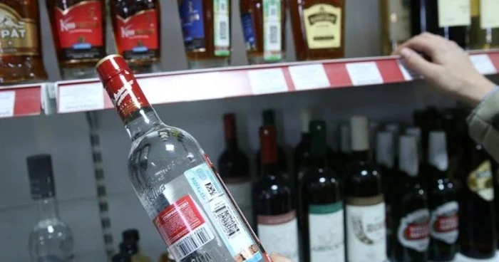 Gəncədə mağazada 210 saxta alkoqollu içki aşkarlanıb