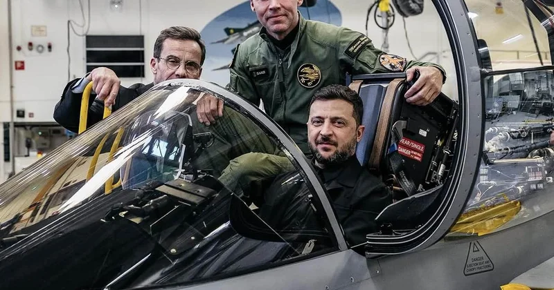 Зеленский посидел за штурвалом Gripen E и договорился о покупке 100 истребителей