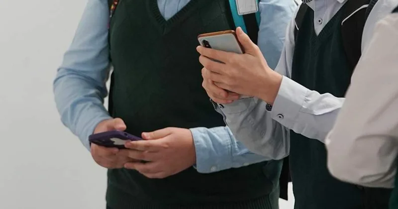 Sosial şəbəkələr uşaqların koqnitiv bacarıqlarını azaldır? Alimlərdən açıqlama