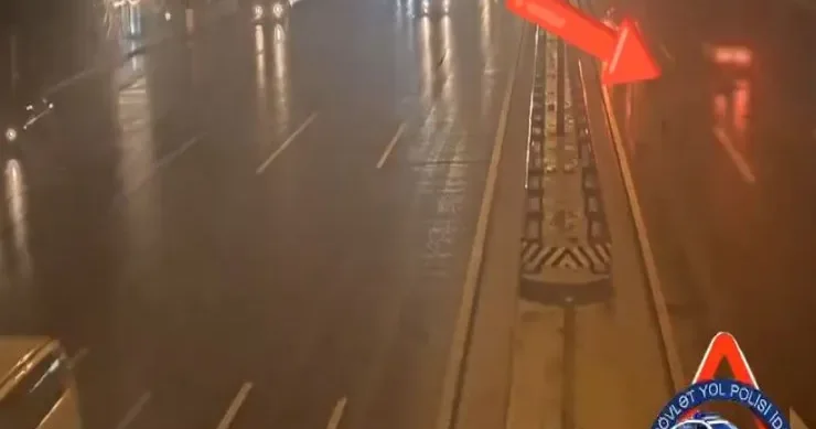 Bakıda piyada iki maşının altında qaldı DƏHŞƏTLİ GÖRÜNTÜLƏR