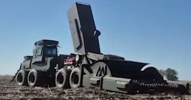Ukraynada 14 metrlik mina təmizləmə “canavarı” görünüb...