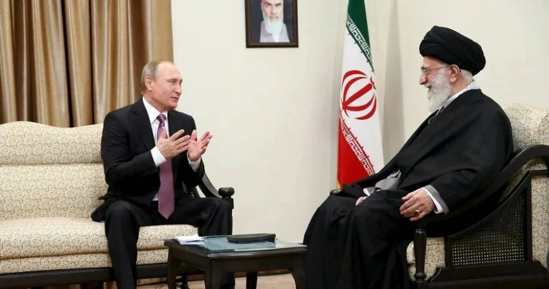 KİV: Putin Xaməneiyə məktub göndərib