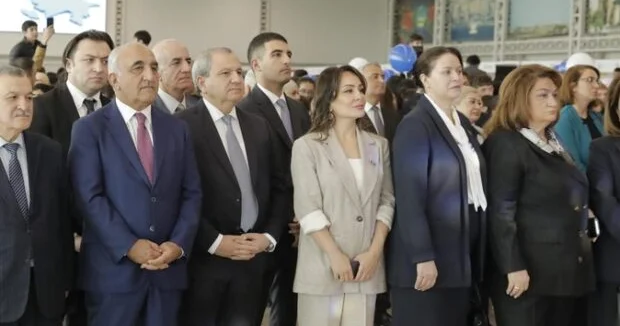REKTOR RAMİZ MEHDİYEVLƏ BAĞLI SUALDAN və TƏDBİRDƏN QAÇDI: “Mən, sadəcə...