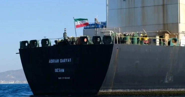 İran neft blokadasının məngənəsində “Üzən tankerlər”dəki neft və valyuta tükənir