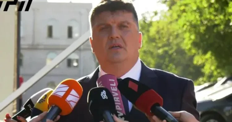 Jurnalist dövlətə xəyanətdə ittiham olunur Azərbaycanla bağlı dezinformasiya YAYIB