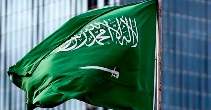 Husilər Ər Riyadı ballistik raketlə vurdu