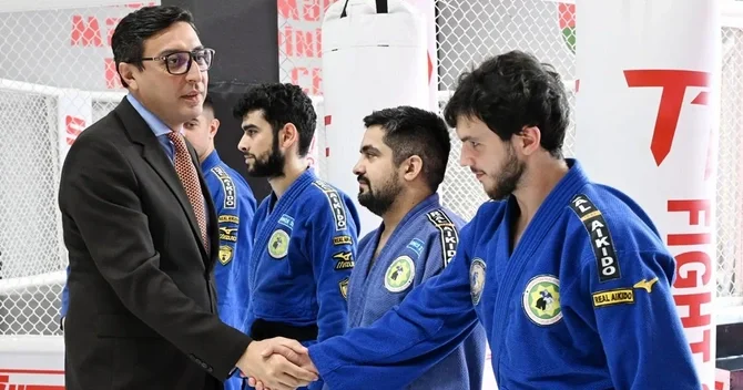 Fərid Qayıbov yeni idman zalının açılışında iştirak edib