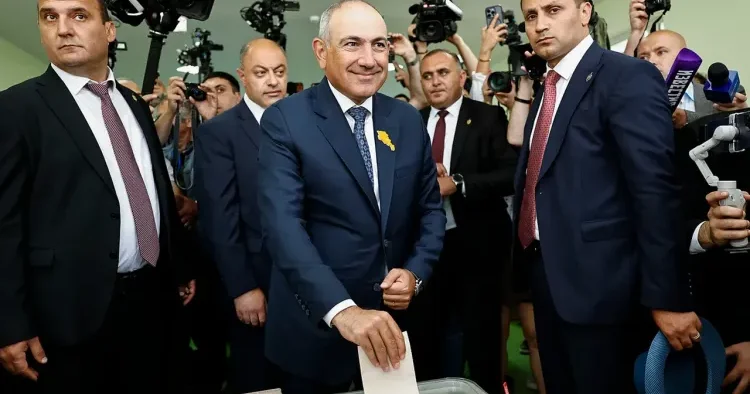 Paşinyan Konstitusiyanı dəyişmək üçün hansı yola əl atacaq? ŞƏRH