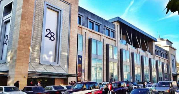 Türkiyə vətəndaşı "28 Moll"un qarşısında qəfil keçindi