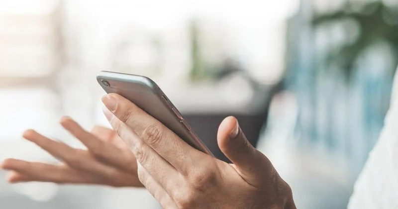Vəfat edən şəxsin telefonunu açanları nə gözləyir? MÜHÜM AÇIQLAMA