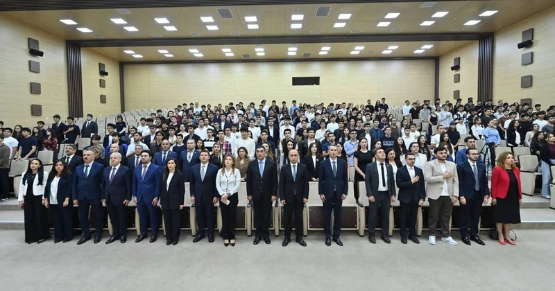 Emin Əmrullayev SABAH proqramının tələbələri ilə görüşüb Fotolar