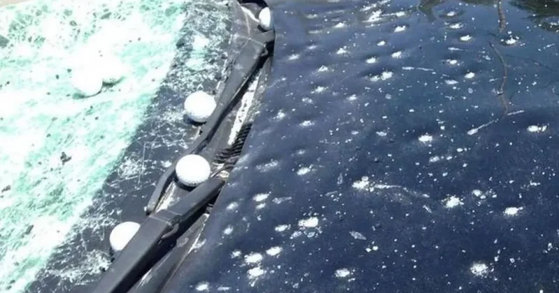 Крупный град повредил автомобили и дома в Аризоне Видео