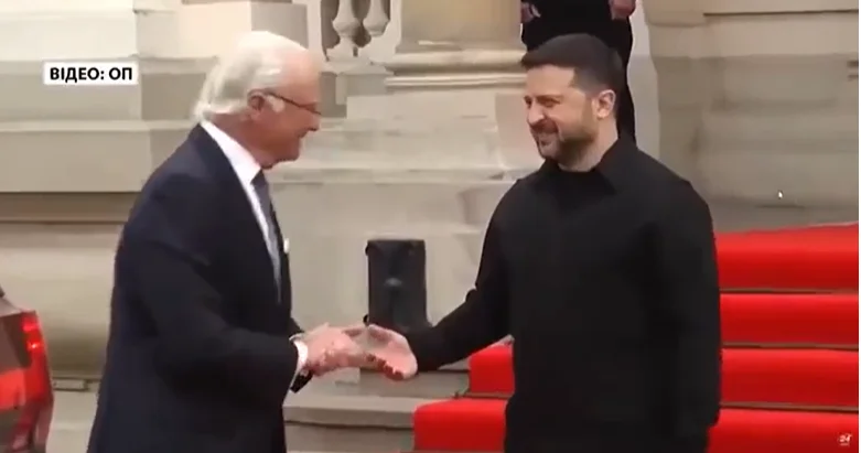 İsveç kralı Zelenski ilə əl ələ görüşmədi Görüşdə protokol qaydaları pozulub?