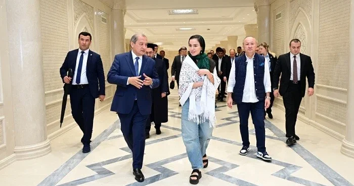 Leyla Əliyeva “Uşağın gözü ilə dünya” sərgisində Foto