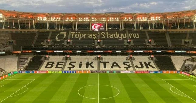 "Beşiktaş" "Kristal Pelas": Heyətlər
