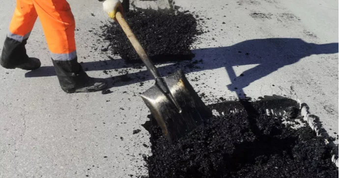 Sumqayıt yollarına 2,4 milyon manat xərclənəcək