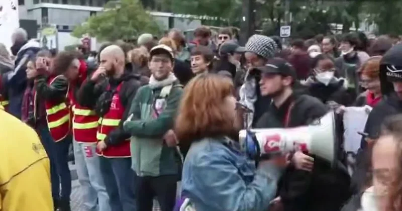 В Париже проходит демонстрация на фоне запрета на протесты ВИДЕО