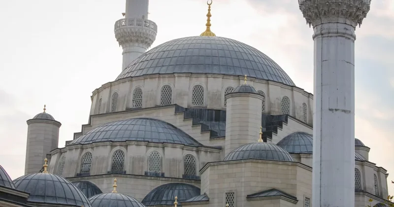 Qırğızıstanda məscidlər sahiblərindən ALINIR