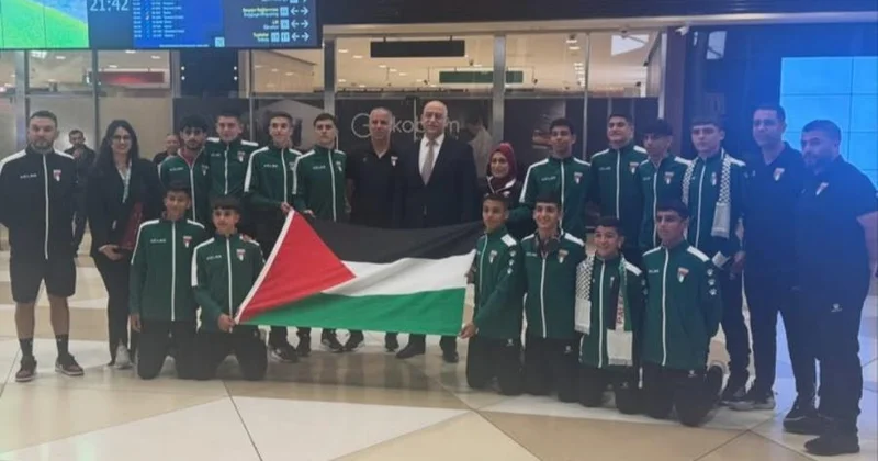 Fələstin səfiri milli futbol komandasının üzvlərini qarşılayıb