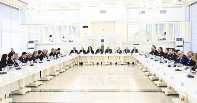 Parlamentdə YAP ın VIII qurultayında regional inkişafla bağlı qarşıya qoyulan vəzifələrə dair konfrans keçirilib