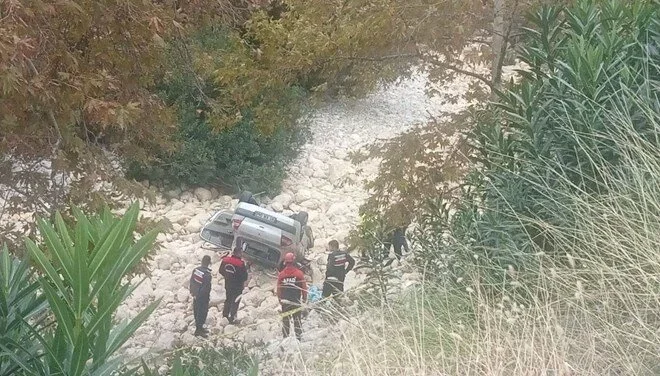 Maşın dərəyə uçdu: Ölən və yaralananlar var