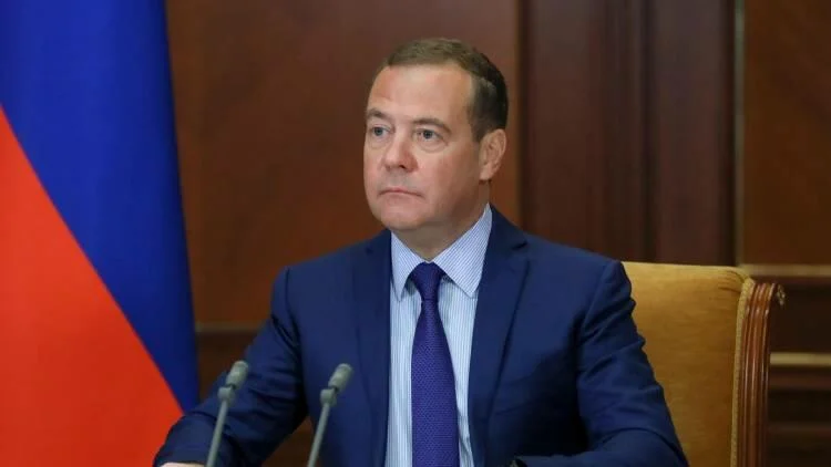 Tramp Ukrayna münaqişəsinə son verə bilər Medvedev