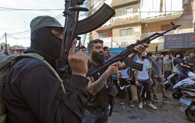 Livan ordusu Beyrutda Hizbullahın silah istehsal edən mərkəzlərinə zərbələr endirib