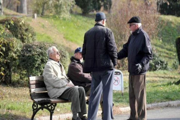 Yaşı tamam olsa da pensiya təyin olunmayanlar nə etməlidirlər? CAVAB