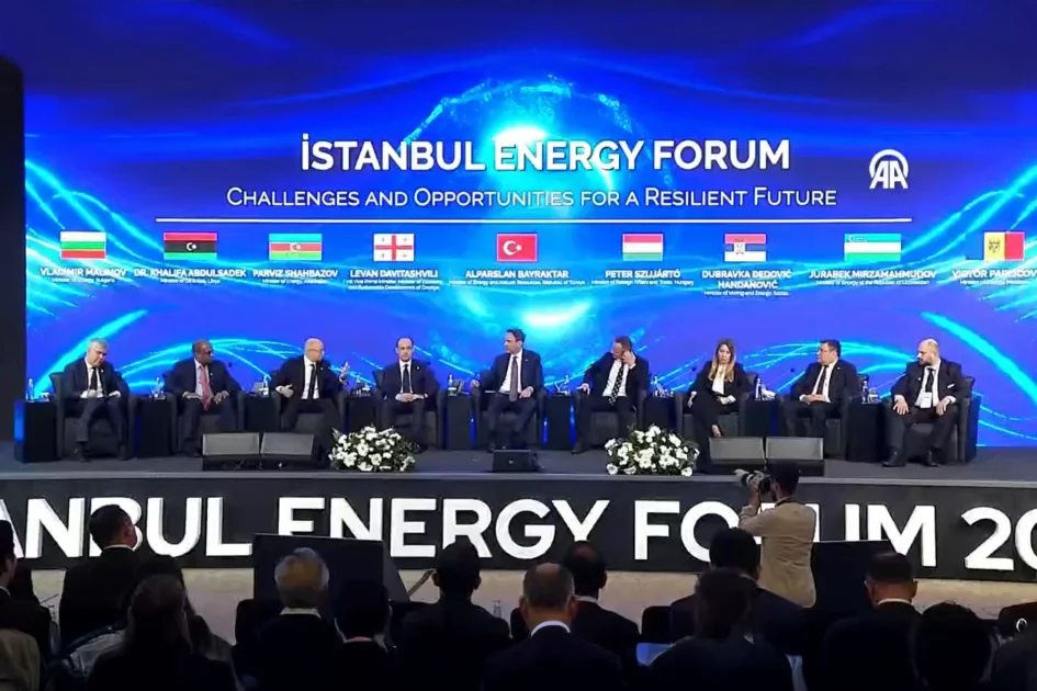 İstanbulda I Enerji Forumu çərçivəsində nazirlər sessiyası keçirilib