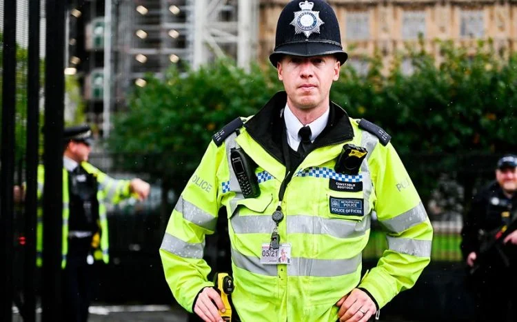 ABŞ səfirliyi yaxınlığındakı şübhəli obyekt mulyaj bomba olub London polisi