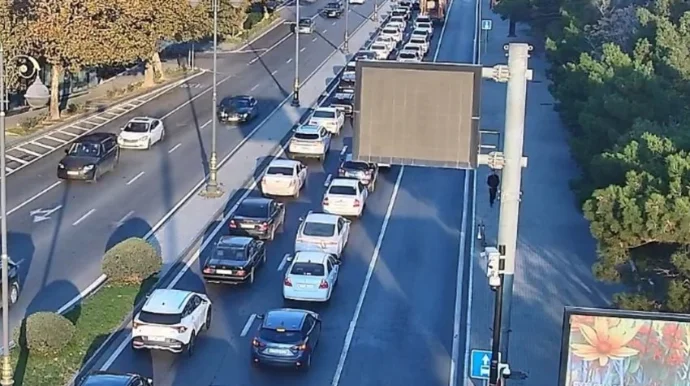 Bir sıra yollarda tıxac var SİYAHI