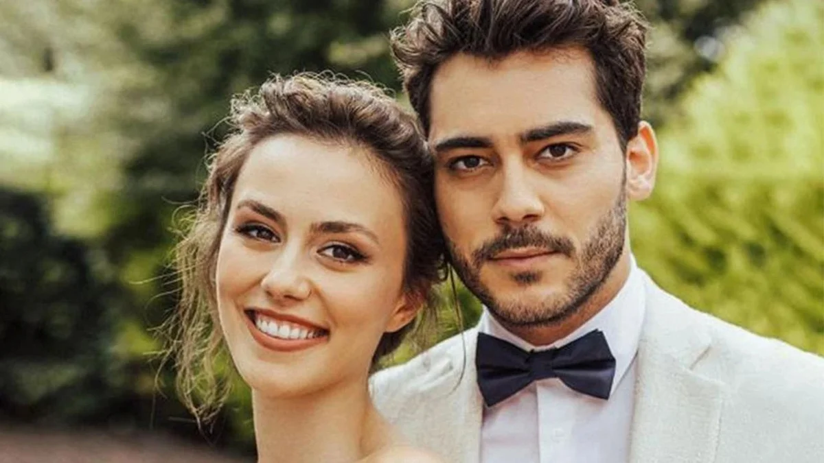 Məşhur aktyor ilk dəfə oğlunu göstərdi FOTO Azərbaycanda özəl xəbərlər, araşdırmalar, təhlillər və müsahibələrin tək ünvanı
