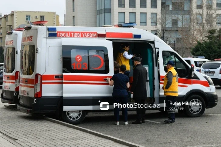 В Баку 8летняя девочка скончалась по дороге в больницу Новости Азербайджана