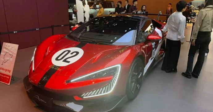 Çində dünyanın ən sürətli avtomobili nümayiş etdirildi FOTO