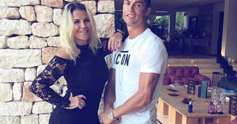 Ronaldonun bacısı portuqalları satqın adlandırdı