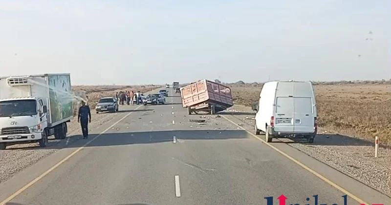 Biləsuvarda minik avtomobili traktora çırpıldı