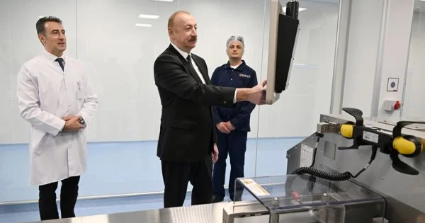 Prezident İlham Əliyev Abşeronda açılışda FOTOLAR