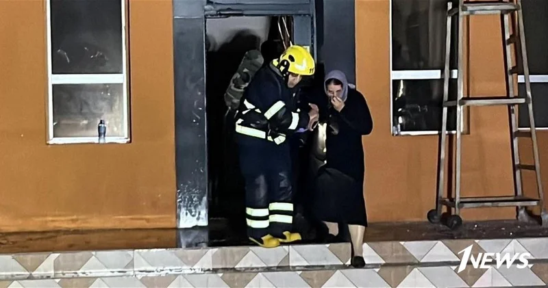 Состояние ребенка, пострадавшего при пожаре в многоэтажке на Ясамале, оценивается как тяжелое