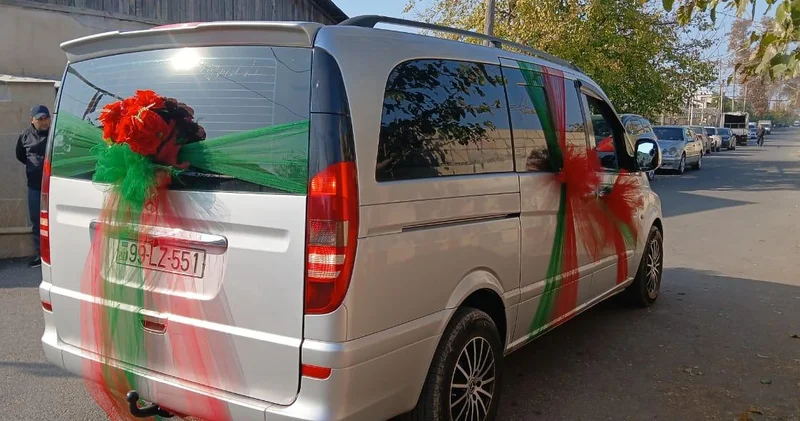 Faciəli şəkildə ölən ofisiantın cənazəsini bəy maşını nda daşıdılar FOTO