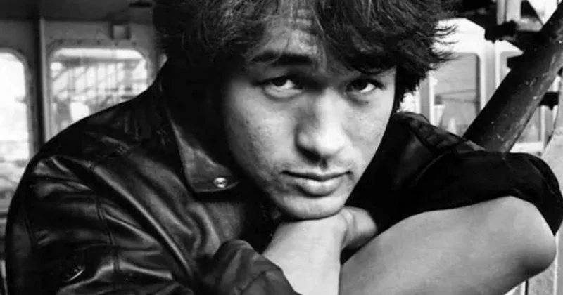 Özü özünü “dəlixanalıq“ etdi Rok musiqisinin 28 yaşlı əfsanəsi barədə bilinməyənlər