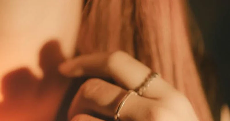 Ərim mənə qonşumla xəyanət etdi VİDEO