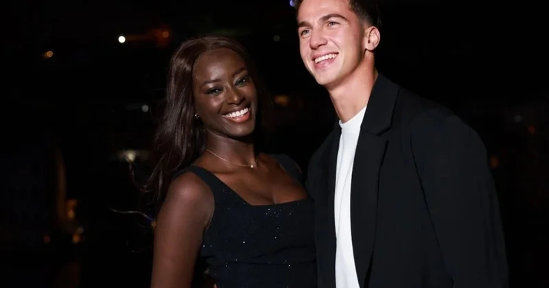 Türkiyəli məşhur futbolçudan romantik evlilik təklifi