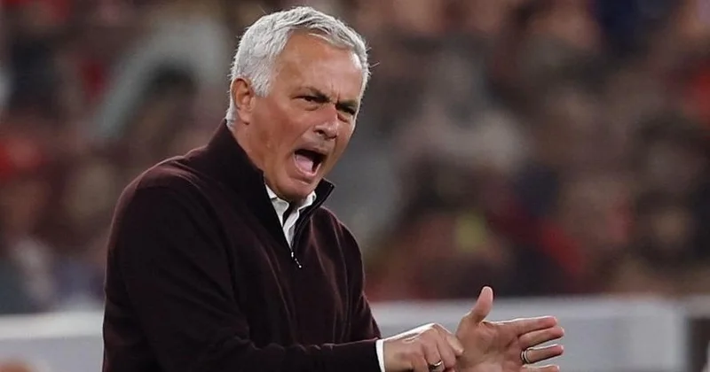 “Fasilə 4 yox, 9 əvəzetmə etmək istərdim” Mourinyodan tənqid